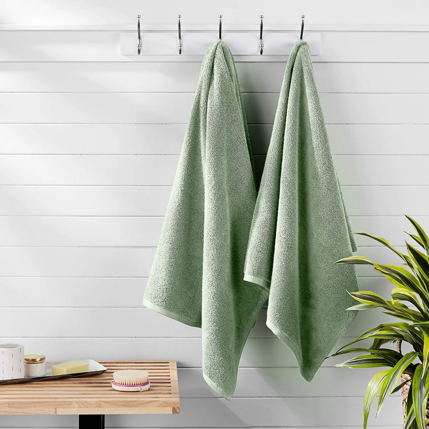 Amazon Basics 100% Cotton Quick-Dry Lightweight Moisture Absorbing Bath Towel, 2-Pack, Seafoam Green, 54" x 30"