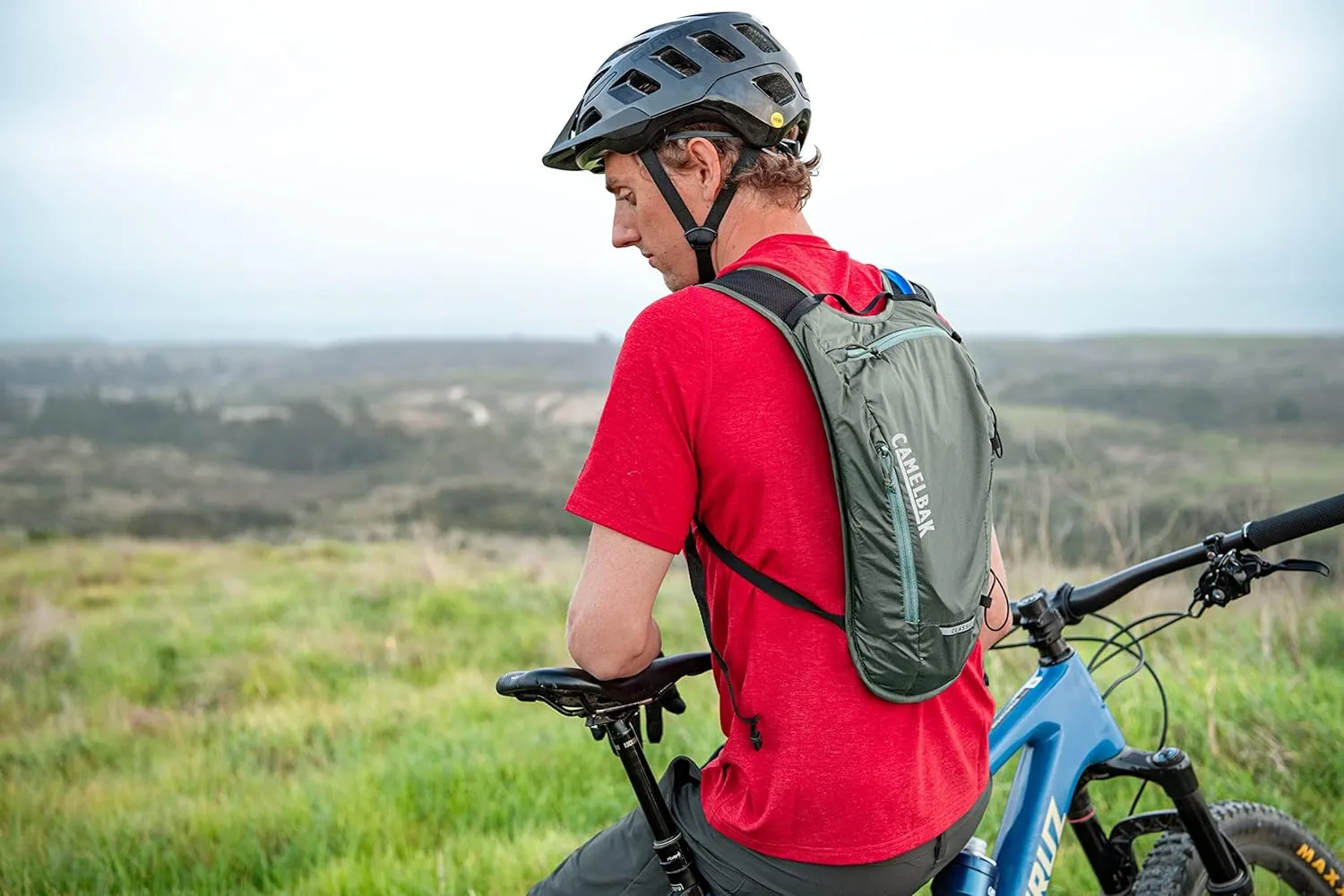 CamelBak Classic Light Bike Hydration Pack 70oz