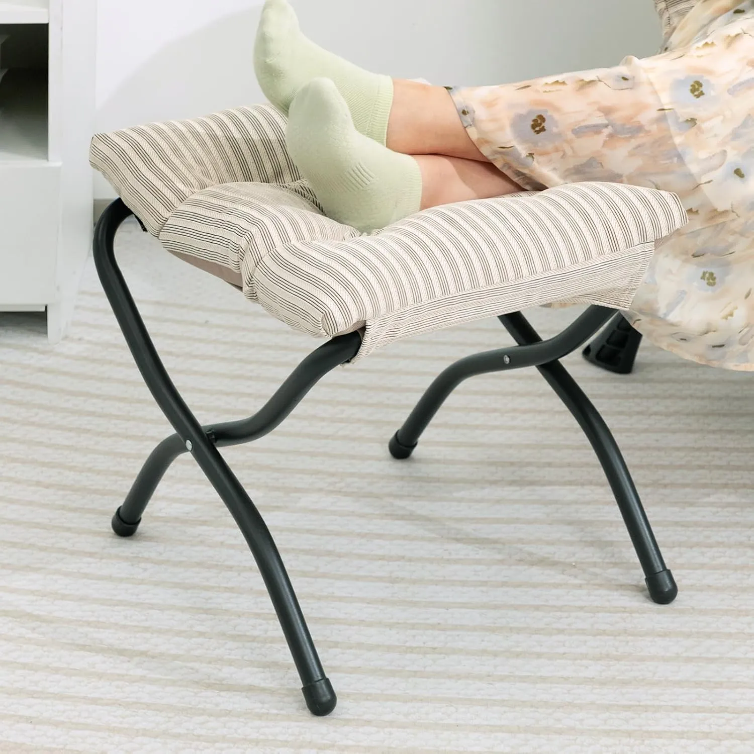 HollyHOME Fabric Lazy Chair with Foldable Ottoman, Accent Comfy Lounge Arm Chair and Folding Footrest Stool Set, Leisure Sofa Reading Chair and Footstool for Living Room, Bedroom, Dorm, Beige Stripe