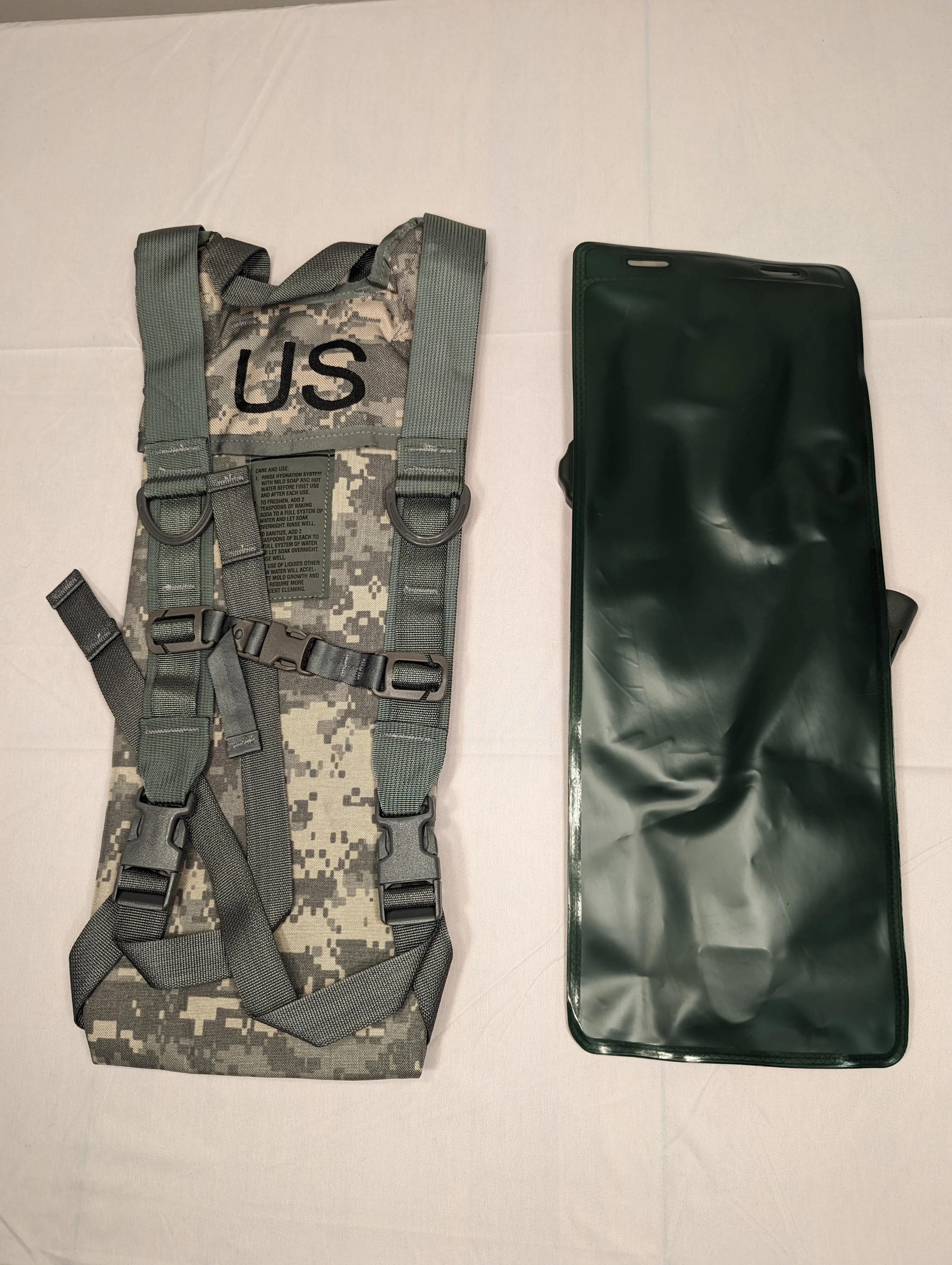 Hydration Carrier w/ 100oz Bladder - New - ACU