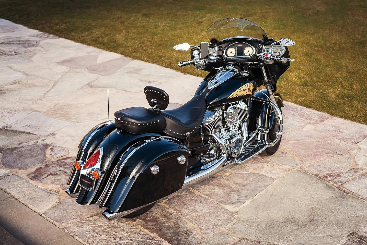 Kuryakyn 1693 Motorcycle Handlebar Accessory: Tech-Connect Cradle GPS Device/Phone Holder Mount, Standard , Black