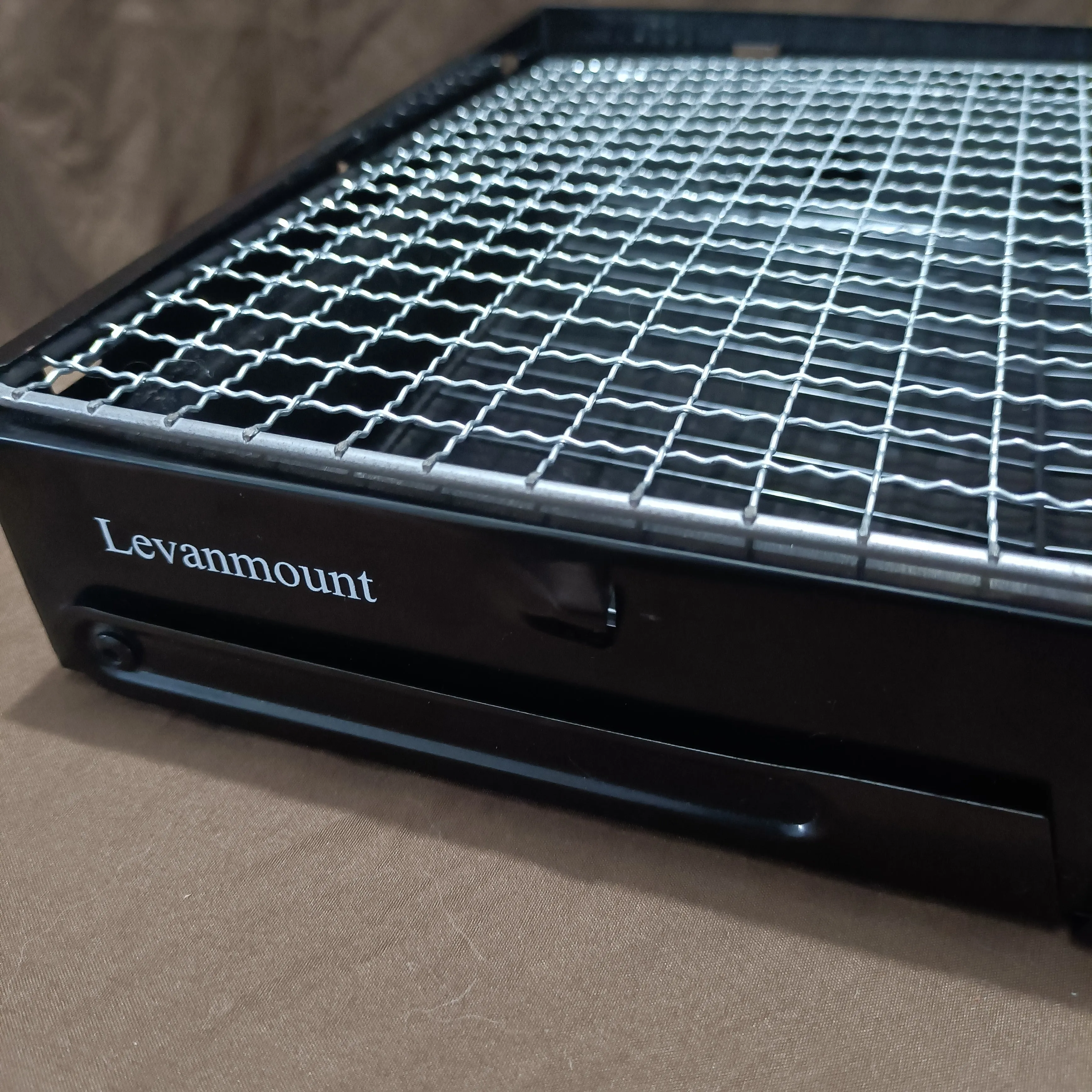 Levanmount Cooking utensils grills, stainless steel grill grid, folding leg design