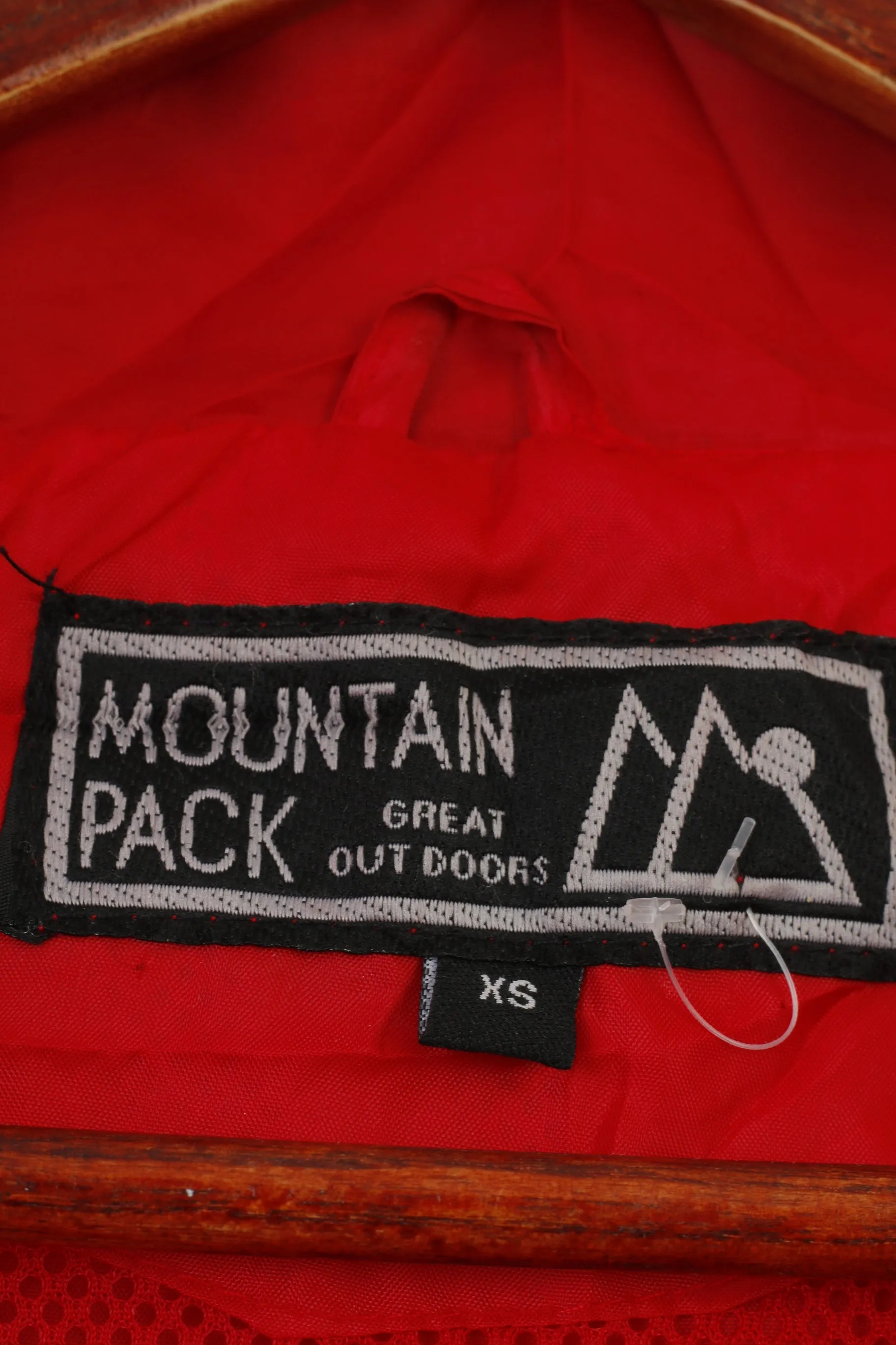 Mountain Pack Men XS Rain Jacket Red Full Zipper Hodded Nylon Lightweight Outdoors Vintage Top