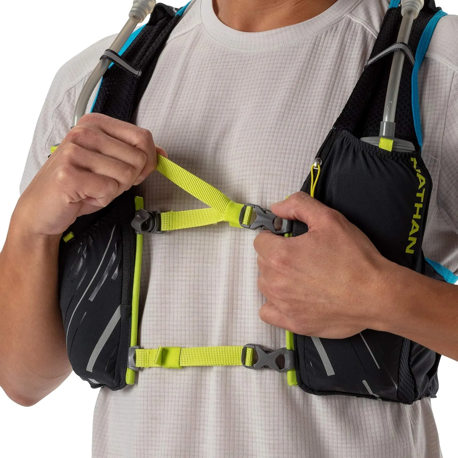 Nathan Men's Pinnacle Race Vest 4L Hydration Pack, Two 20 oz Soft Flasks, Running, Hiking, Water-Resistant, Moisture Wicking, Adjustable Straps
