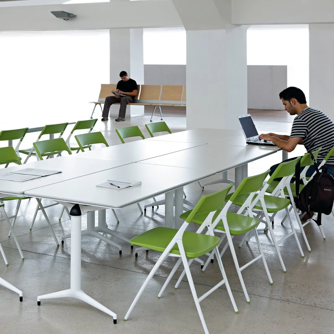 Plek Folding Chair