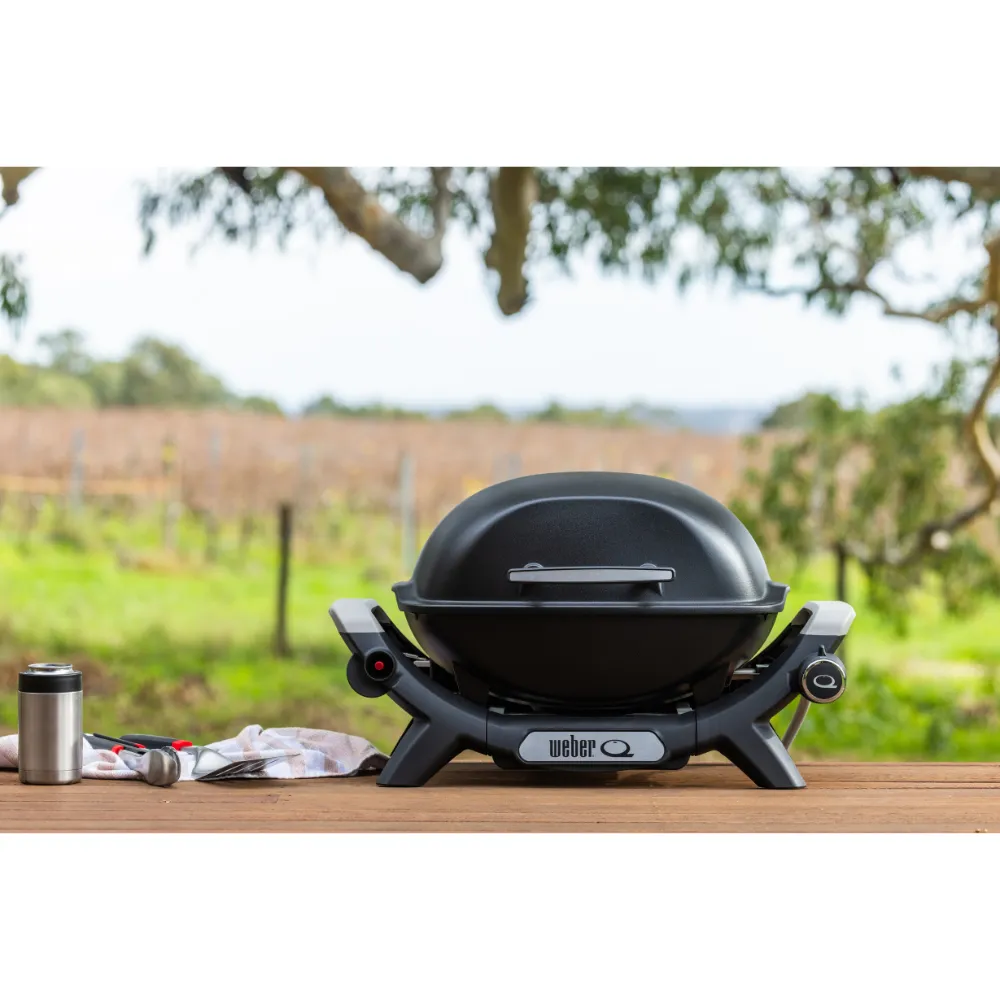 Weber Baby Q Q1000N Gas Barbecue LPG Midnight Black **NEW MODEL**