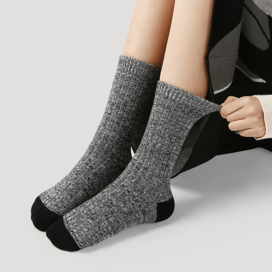 Women's Textured Lightweight Crew Socks - Gray with Black
