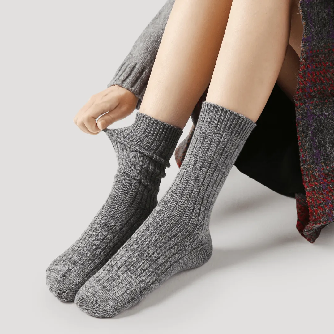Women's Textured Lightweight Crew Socks - Gray